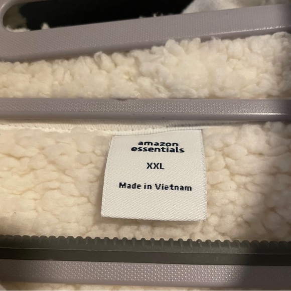 Amazon Essentials Women's Sherpa-Lined Fleece Full-Zip Hooded Jacket, XXL - Picture 5 of 6